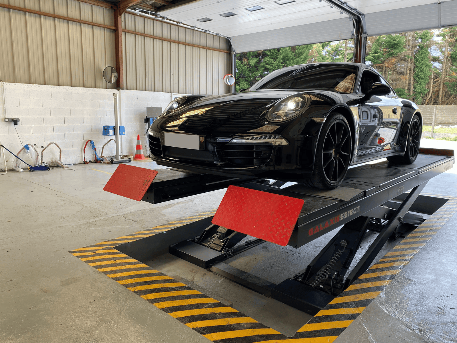 photo-voiture-porshe-beaujoire-autocontrole-nantes